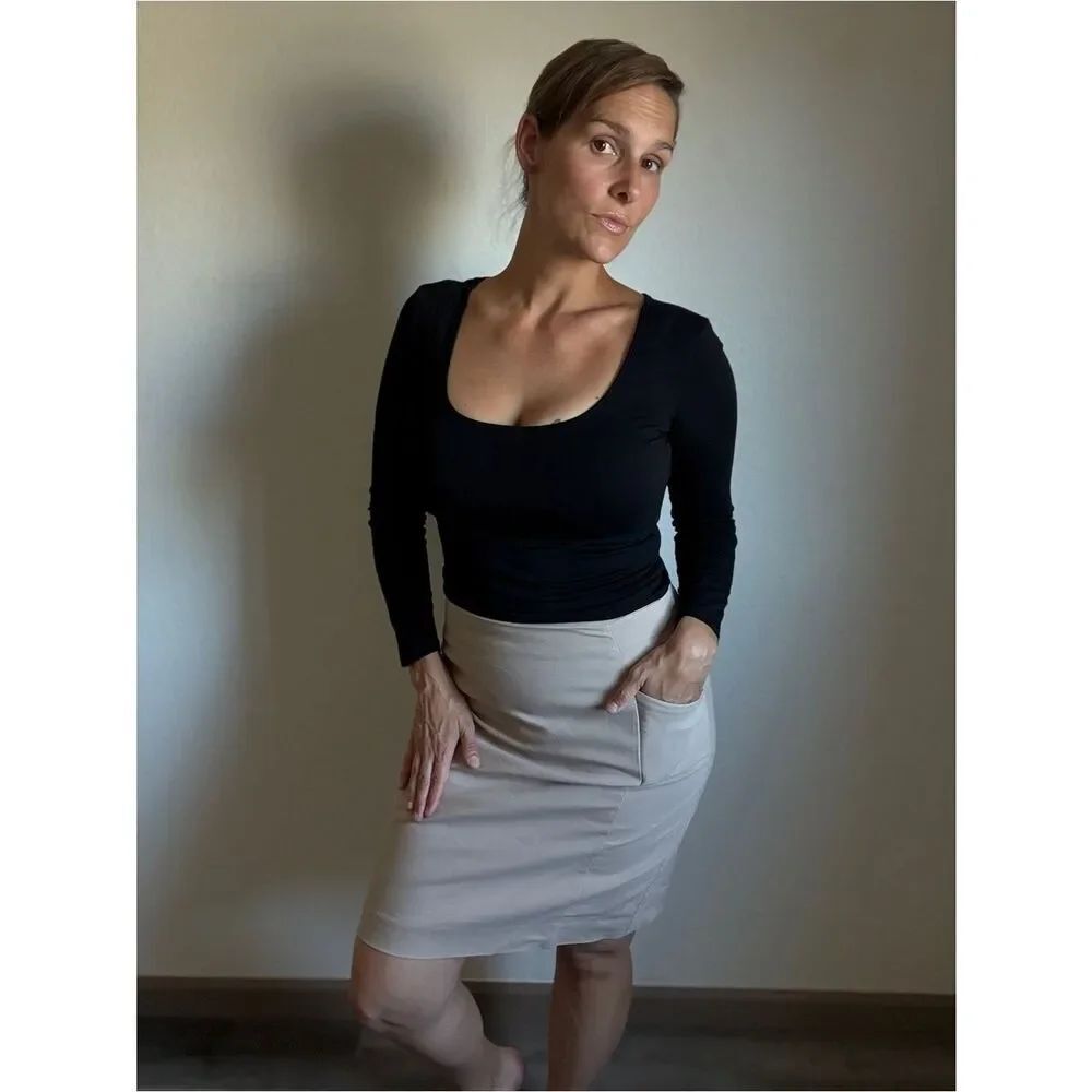 H&M Tan Skirt 12 US Pockets Classic Professional Office Work